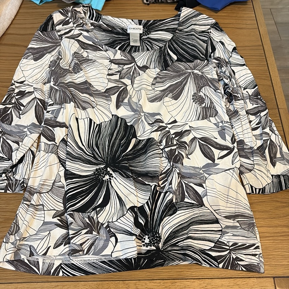 Chico’s 9 Item Bundle Tops/Pants Size 2 - Picture 9 of 12
